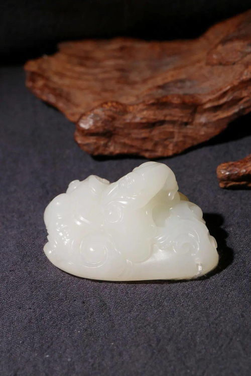 瑰麗玉器首飾第二期網(wǎng)絡(luò)拍賣會 玉石飾品的藝術(shù)與價值