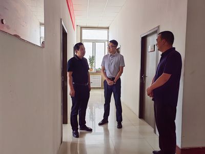 王志成深入調(diào)研駐縣企業(yè)運(yùn)營(yíng)管理，聚焦圖書(shū)刊物銷(xiāo)售產(chǎn)業(yè)發(fā)展